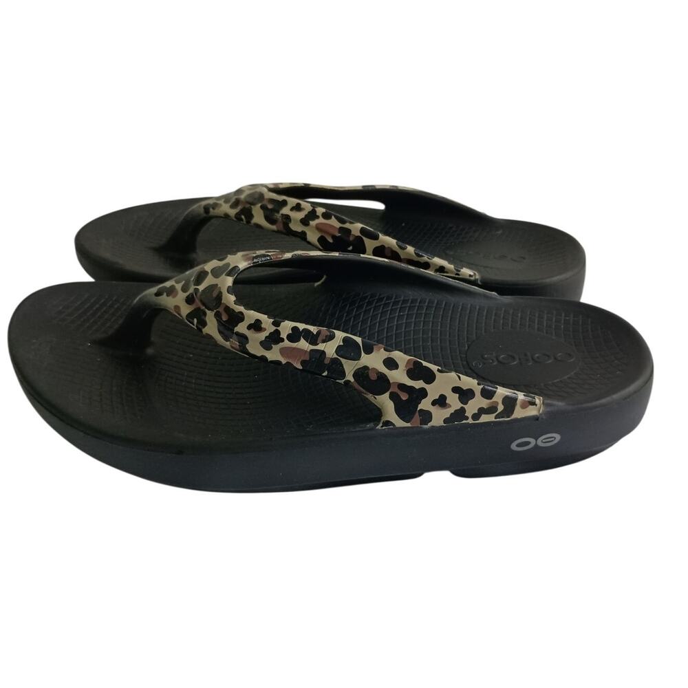 OOFOS Women's OOlala Recovery Sandals Leopard Print Size 7 EUC